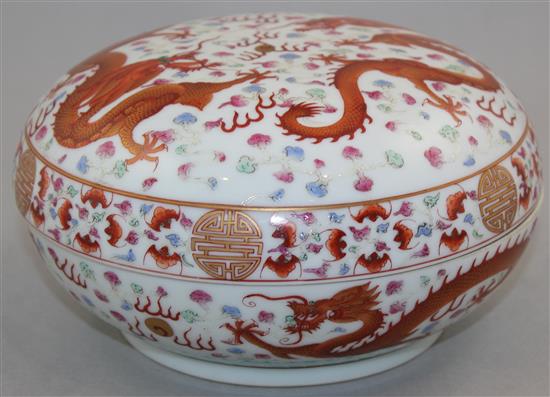 A Chinese famille rose dragon box and cover, Guangxu mark but later, 19.3cm